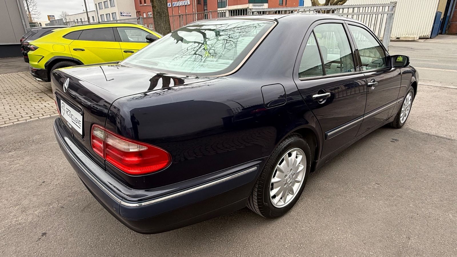 Fahrzeugabbildung Mercedes-Benz E 270 CDI ELEGANCE