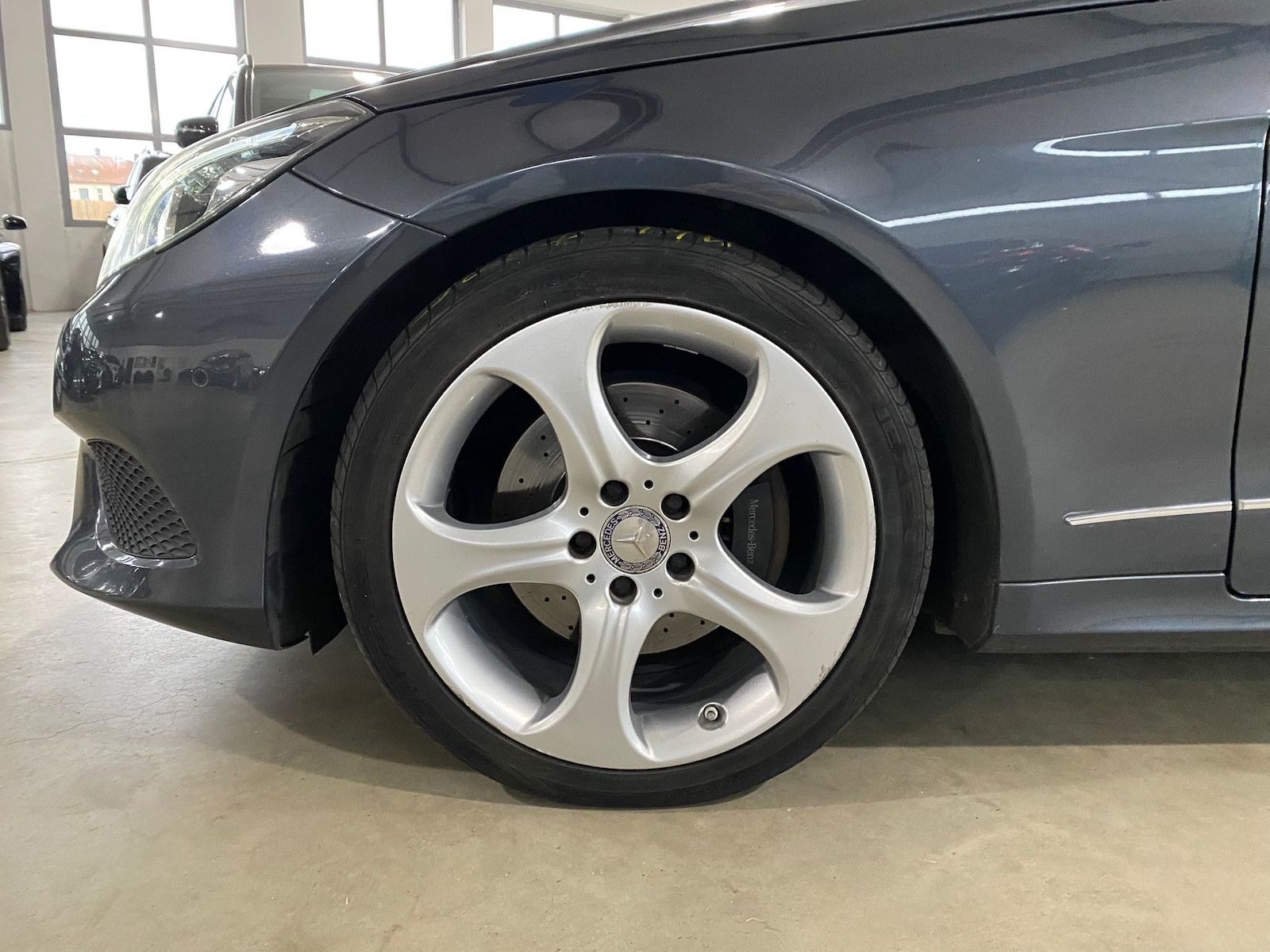 Fahrzeugabbildung Mercedes-Benz E 220 d BlueTec Sport/Leder/Pano/LED/1.Hand/