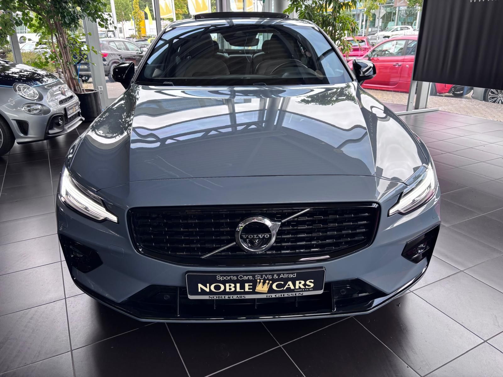 Fahrzeugabbildung Volvo S60 Lim. R Design PANO LED NAVI ALU