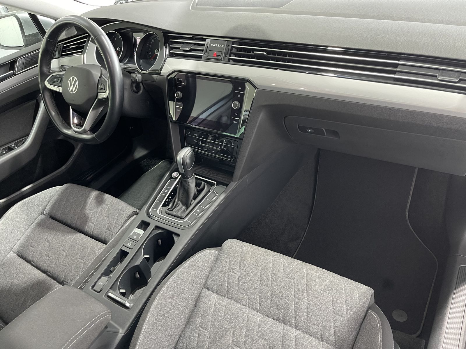 Fahrzeugabbildung Volkswagen Passat Variant 1.5 TSI*Business*Cam*LED*ACC*Spur