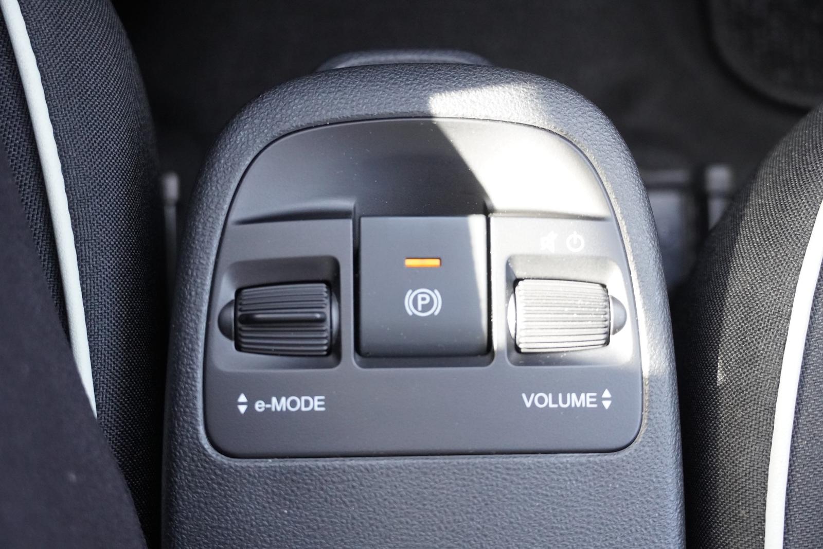 Fiat 500 e Basis Android Apple Tempomat Klimaaut. DAB