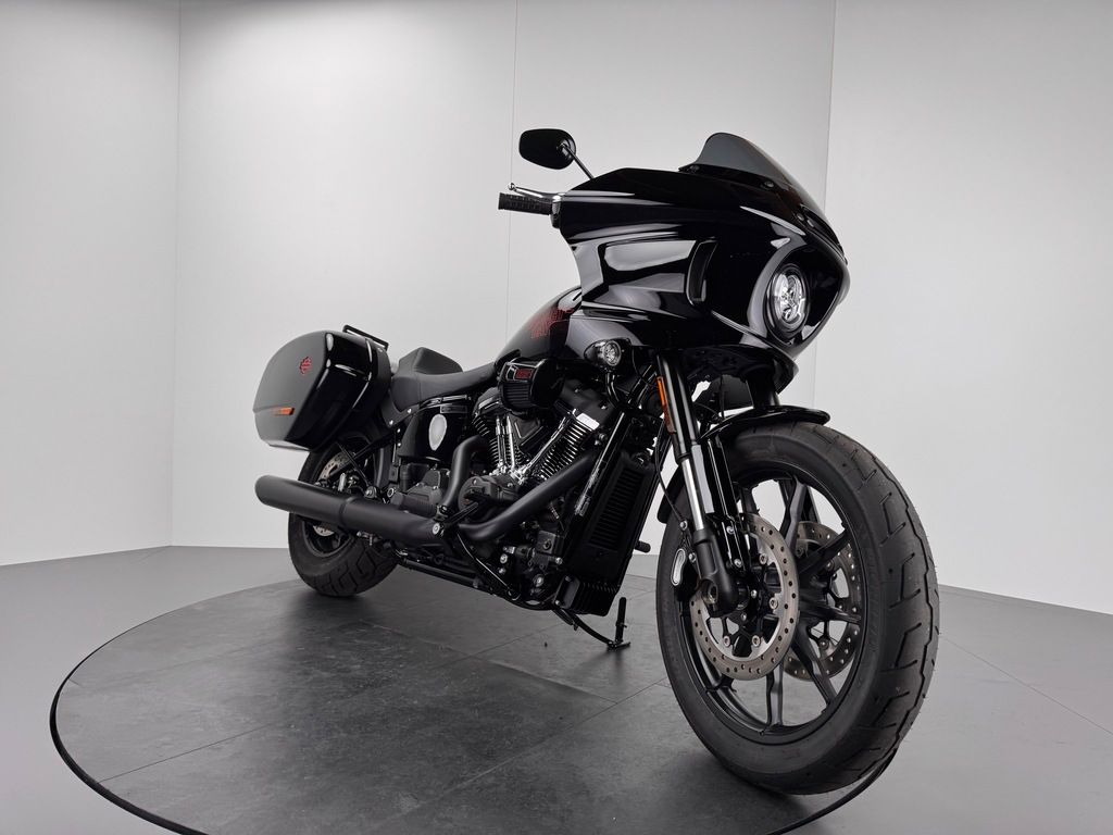 Fahrzeugabbildung Harley-Davidson LOW RIDER ST FXLRST