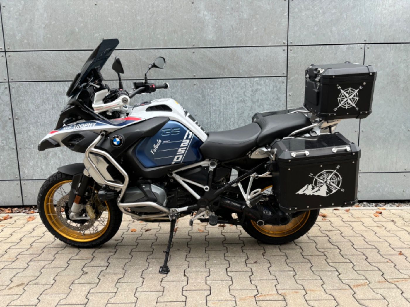 Fahrzeugabbildung BMW R 1250 GS Adventure Trophy Öl Inclusiive 5/50000