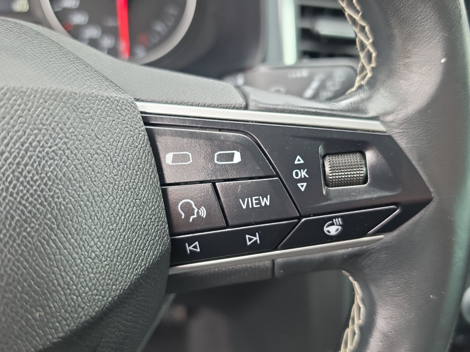 Fahrzeugabbildung SEAT Ateca Style Apple CarPlay LED