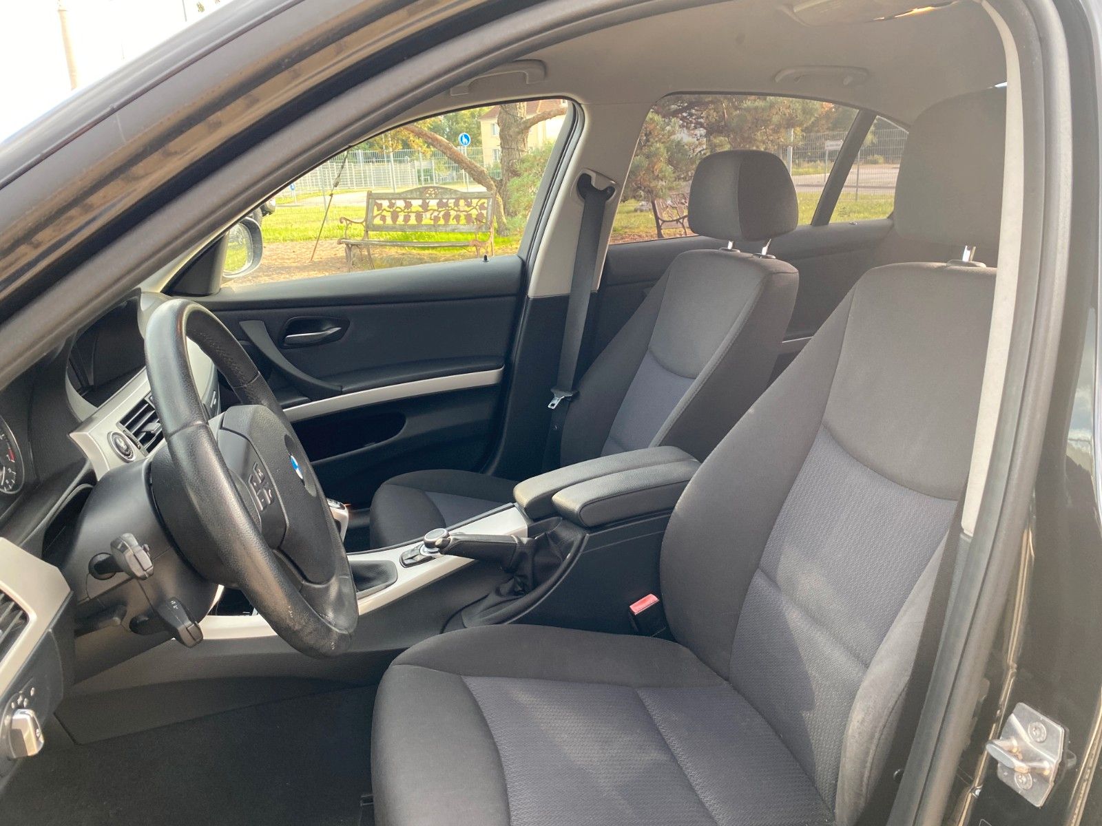 Fahrzeugabbildung BMW 318 Baureihe 3 Lim. 318i
