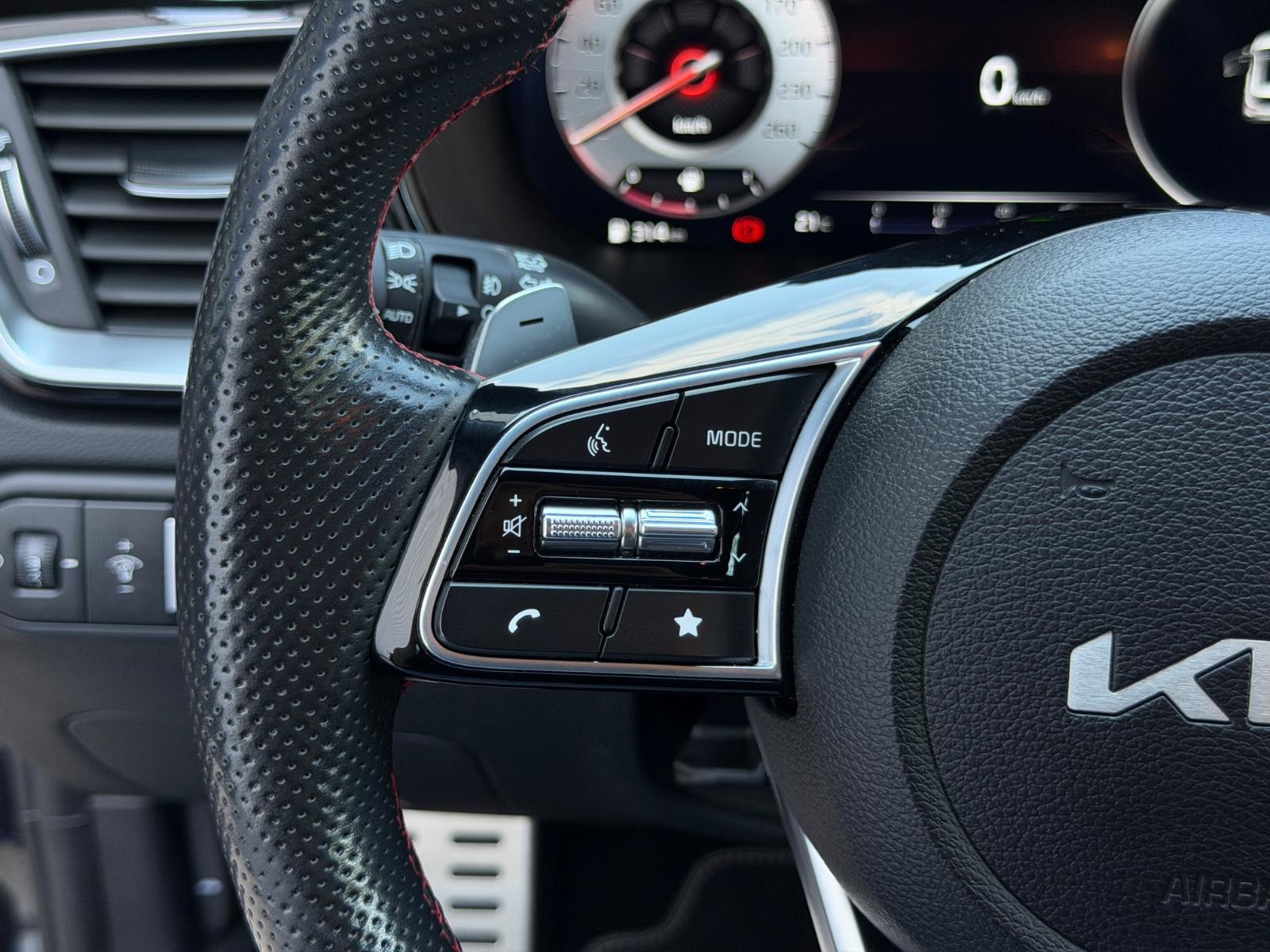 Kia Ceed GT/Automatik/LED/JBL/AHK/Alcantara/47700km