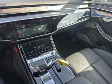 2022 AUDI A8 — миниатюра 12