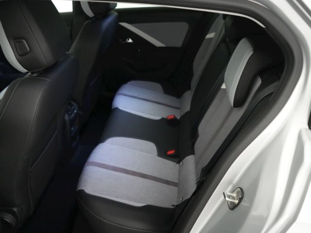 Astra L LIM ELEGANCE+AHK+NAVI+RÜCKFAHRKAMERA+SIT