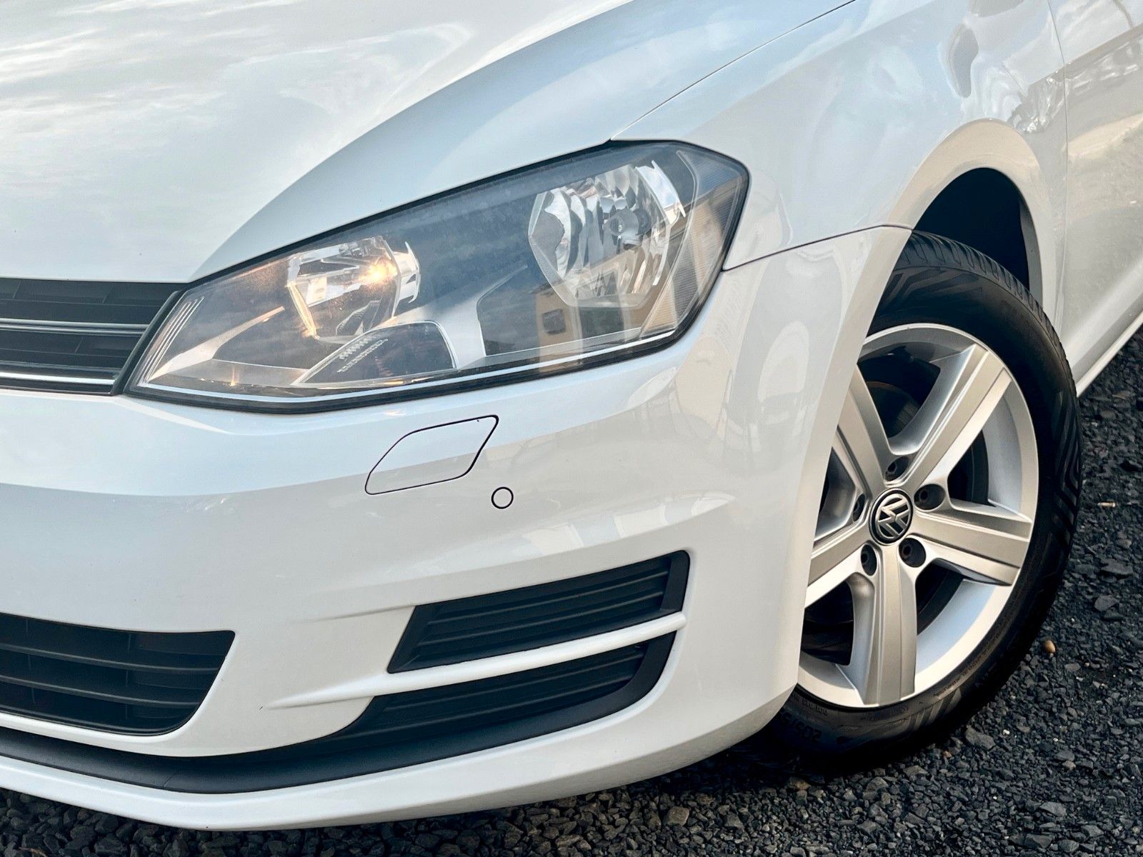 Fahrzeugabbildung Volkswagen Golf VII 1.4 TSI Comfort Navi *ZAHNRIEMEN NEU*