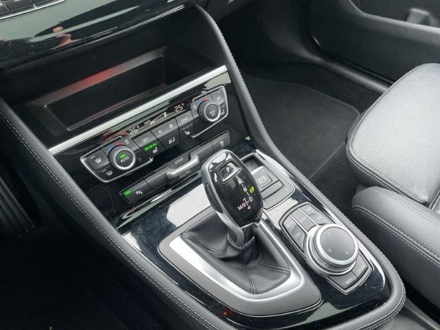 Fahrzeugabbildung BMW 220 Gran Tourer Sport Line Autom. AHK, Navi, Pan