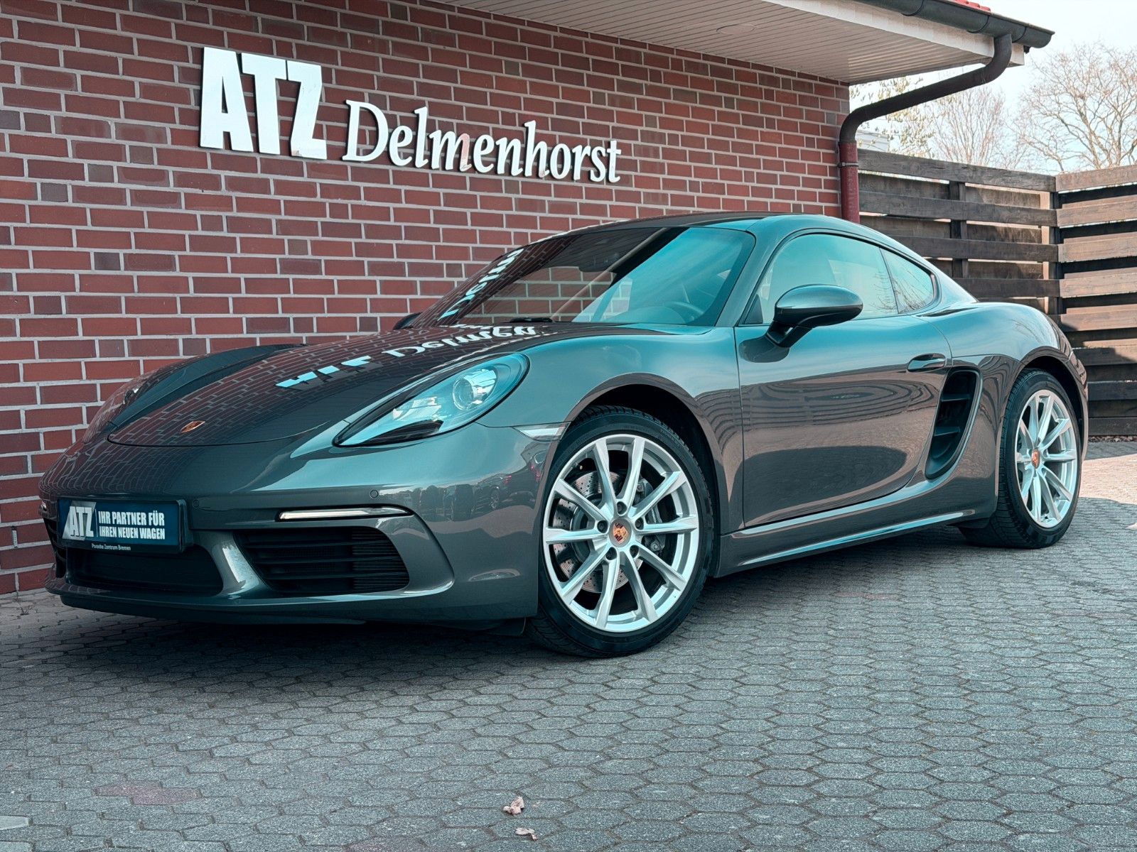 PORSCHE Cayman