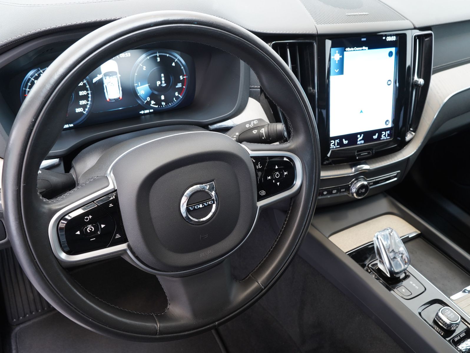 Fahrzeugabbildung Volvo XC60 B4 D Inscription XENIUM/INTELLISAFE/AHK