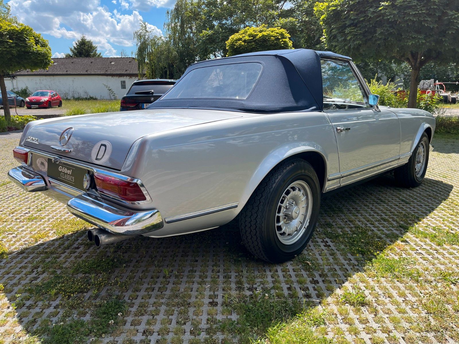 Fahrzeugabbildung Mercedes-Benz 230 SL