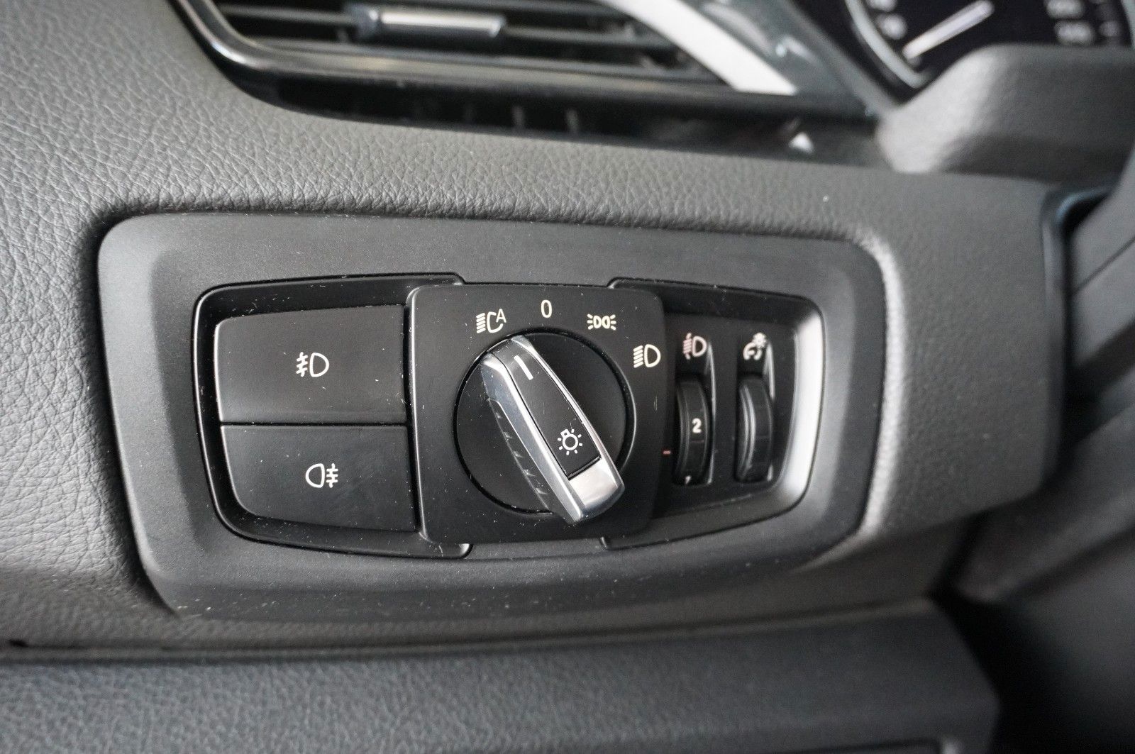 Fahrzeugabbildung BMW 216d Active Tourer NAVI/PDC/ALU/EU6dTemp