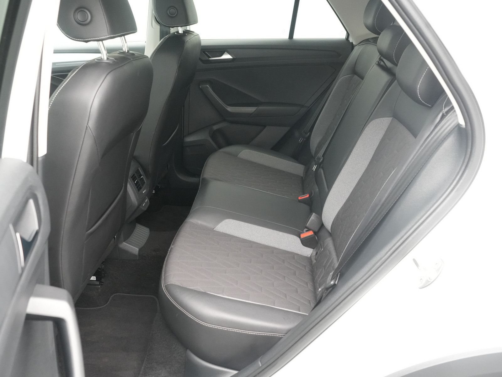 Volkswagen T-Roc - Bild 14