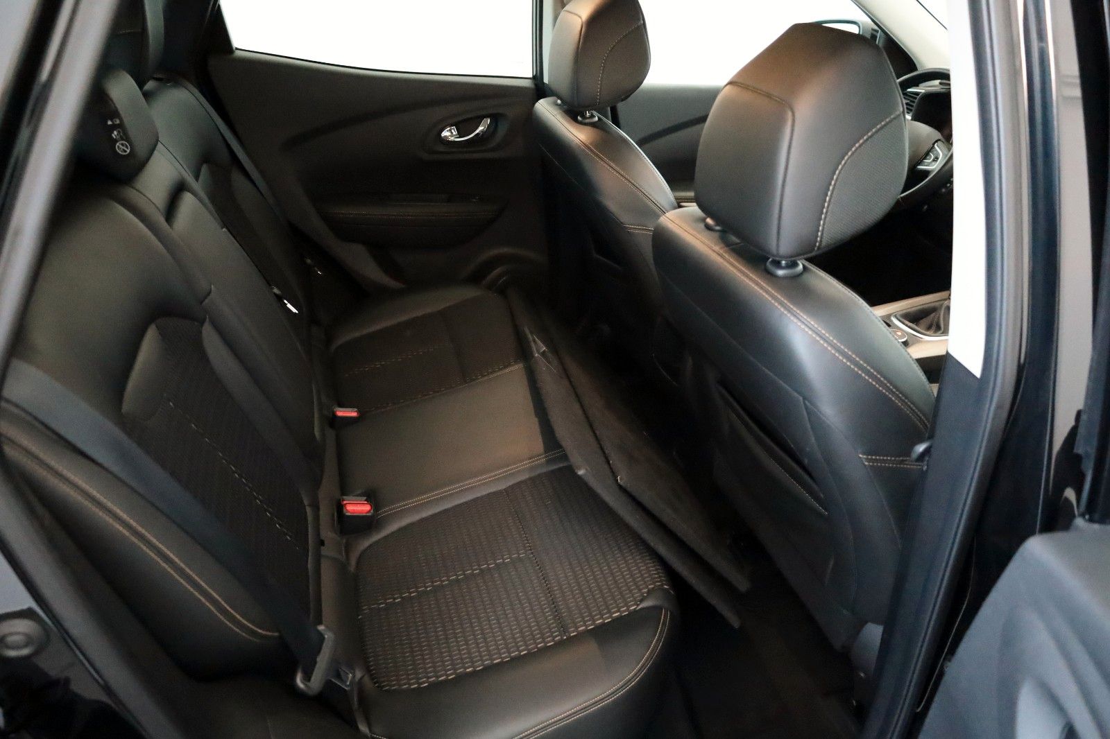 Fahrzeugabbildung Renault Kadjar XMOD,T.Leder,PDC,Panorama,8fach bereift