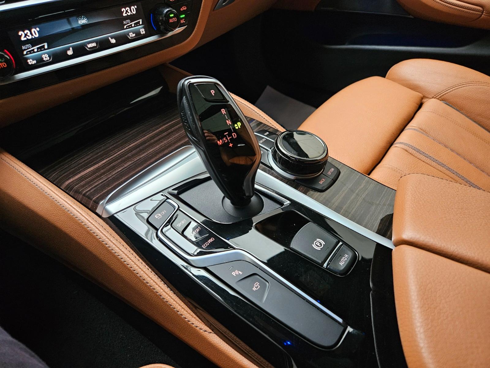 BMW 530 5 Touring 530 d Luxury Line/Panorama/360 Cam