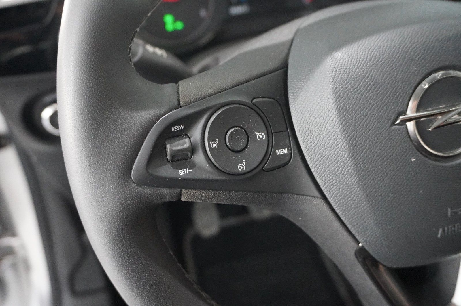 Fahrzeugabbildung Opel Corsa F 1.2 ELEGANCE NAVI/LED/KAMERA/SPORT/DAB+