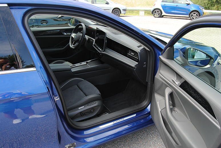 Volkswagen Passat 1.5 eHybrid DSG Elega.AHK.Navi-Max.HUD foto 6