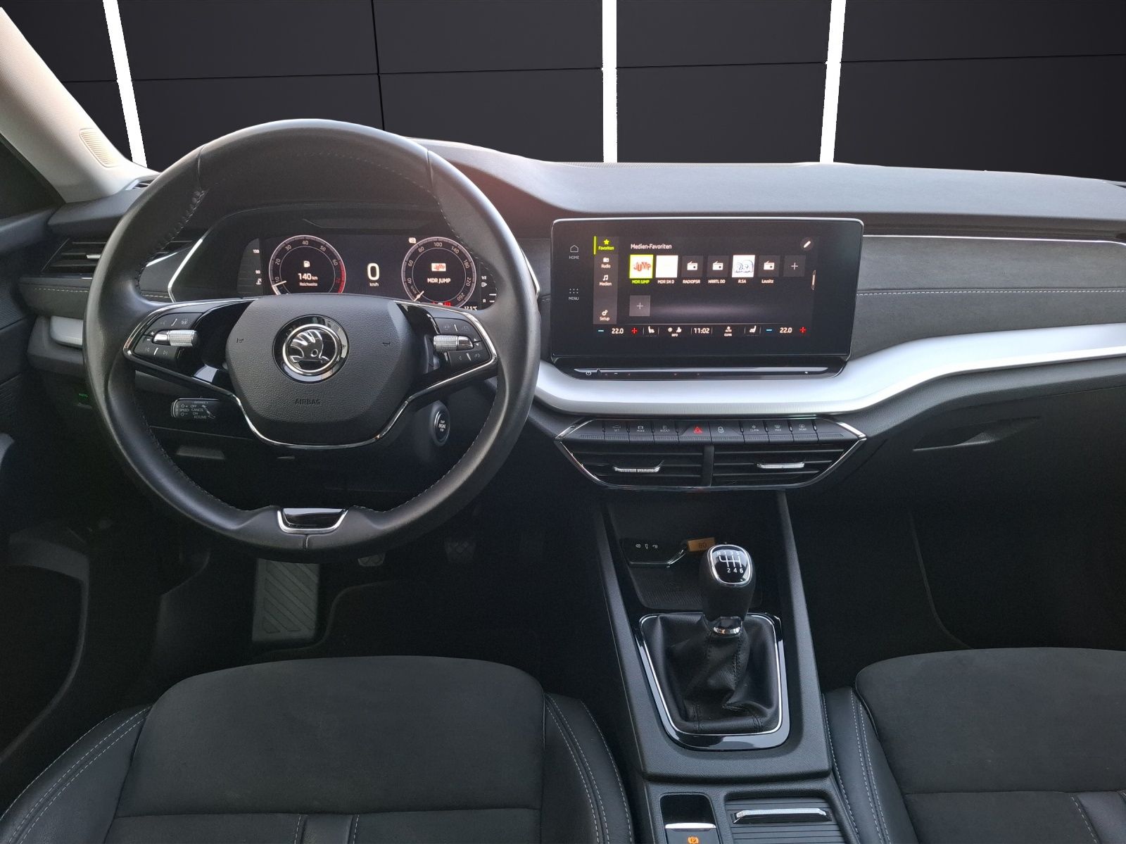 Fahrzeugabbildung SKODA Octavia Combi TSI Style Matrix Navi HUD ACC AHK