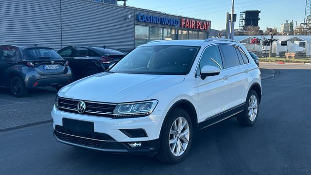 Volkswagen Tiguan Highline 4Motion*LED*NAV*SHZ*ACC*LHZ*SPUR