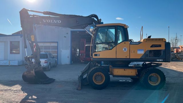 Volvo EW180D 20500 Kg Verstellausleger OilQuick