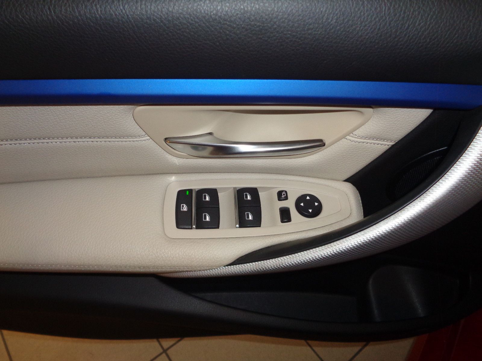 Fahrzeugabbildung BMW 320d  Touring  M Sport/1.HAND/SCHECKHEFTGEPFLEGT