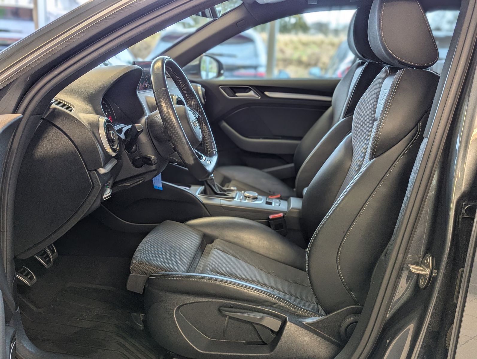 AUDI A3 1.5 TSI 3x S-Line Matrix-LED Bang & Olufsen - Image 12