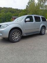Nissan Pathfinder 3.0 V6 dCi DPF LE 4WD Automatik LE - Nissan Pathfinder mit Diesel-Antrieb: 3.0