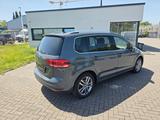 Volkswagen Touran Highline NAVI,KAMERA,AHK,7.SITZER, - VW Touran Gebrauchtwagen in Essen