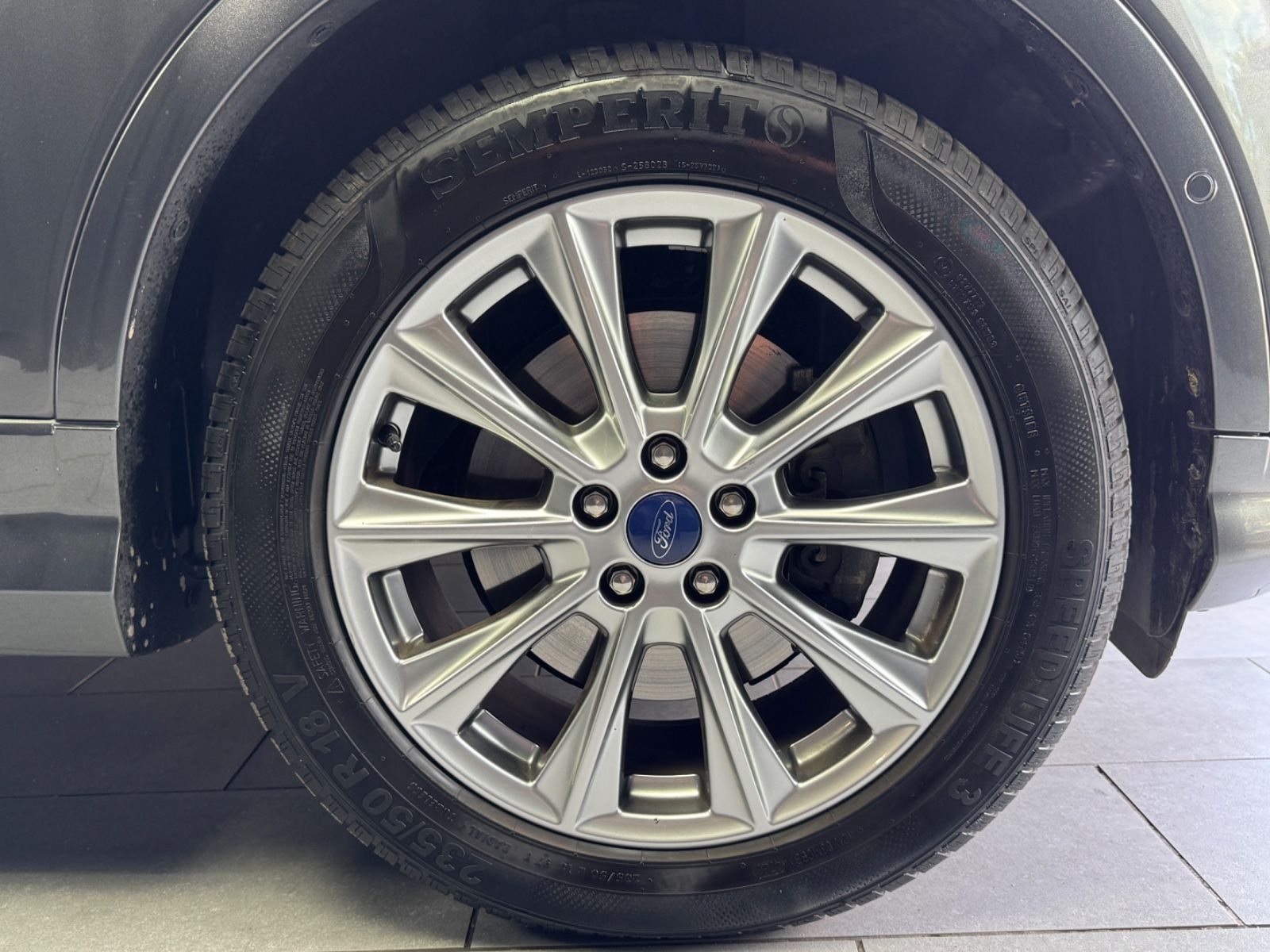 Fahrzeugabbildung Ford Kuga Vignale|SONY|AHK|NAVI|LEDER