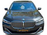 BMW 750 i xDrive Memory*Head-up*Live-Cockpit* - BMW 750: 750i Xdrive