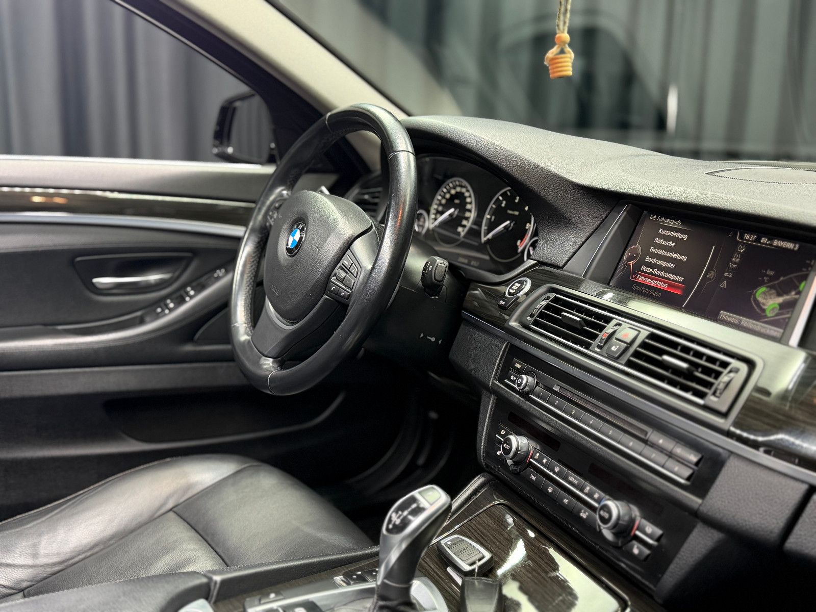 Fahrzeugabbildung BMW 535d Limousine|HuD|HIFI|STANDHZG|NAVI|LEDER