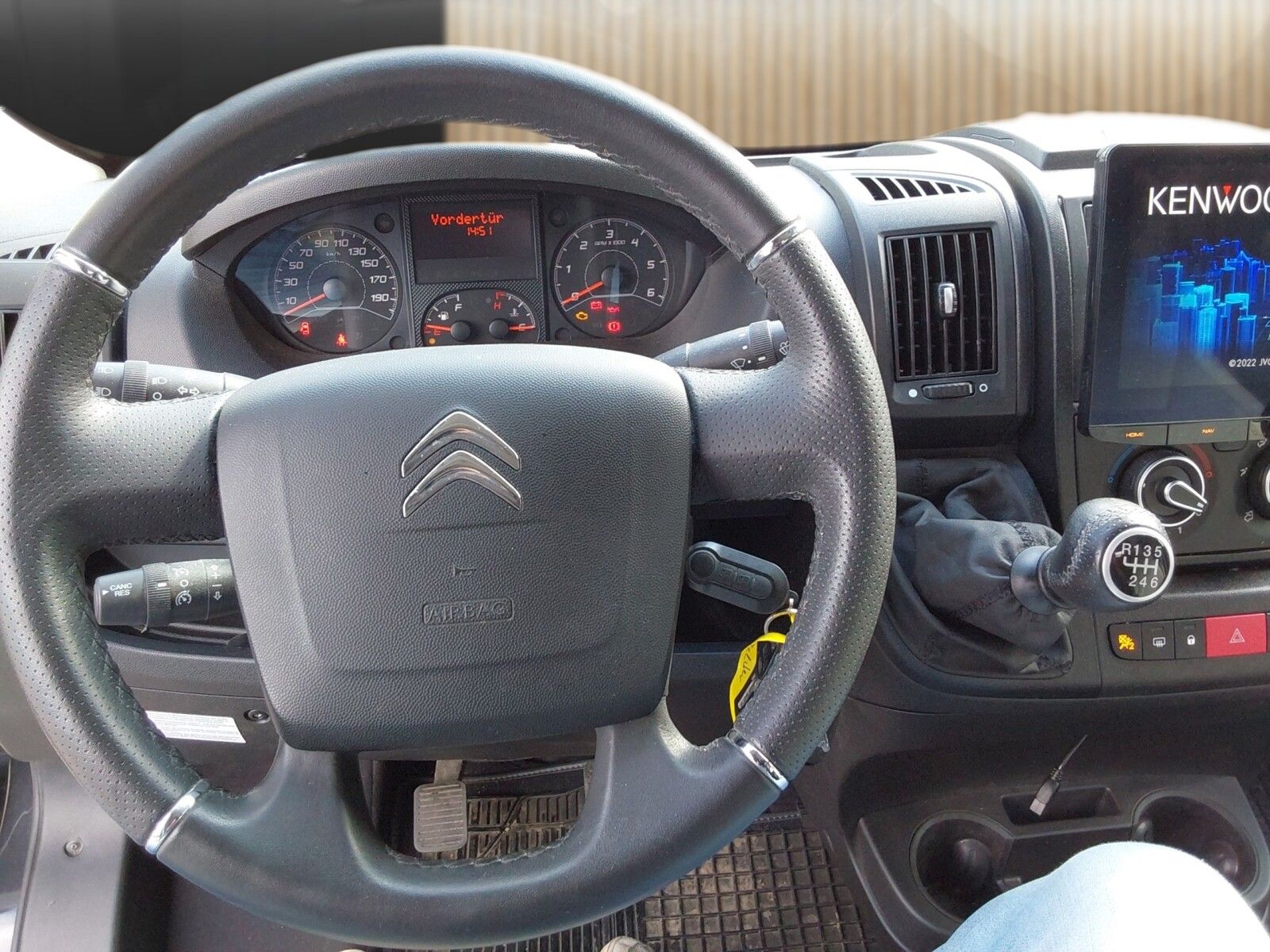 Fahrzeugabbildung Carado V 337 SAT, TV, Markise