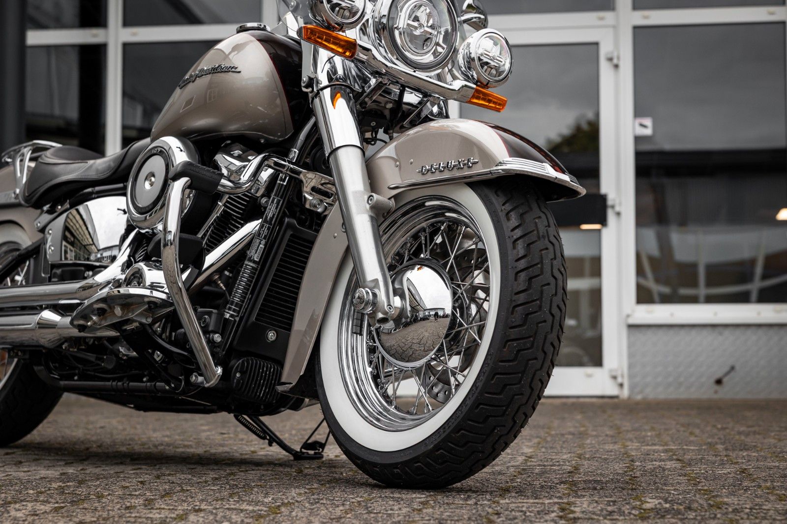 Fahrzeugabbildung Harley-Davidson SOFTAIL DELUXE FLDE - JEKILL & HYDE - NEUWERTIG