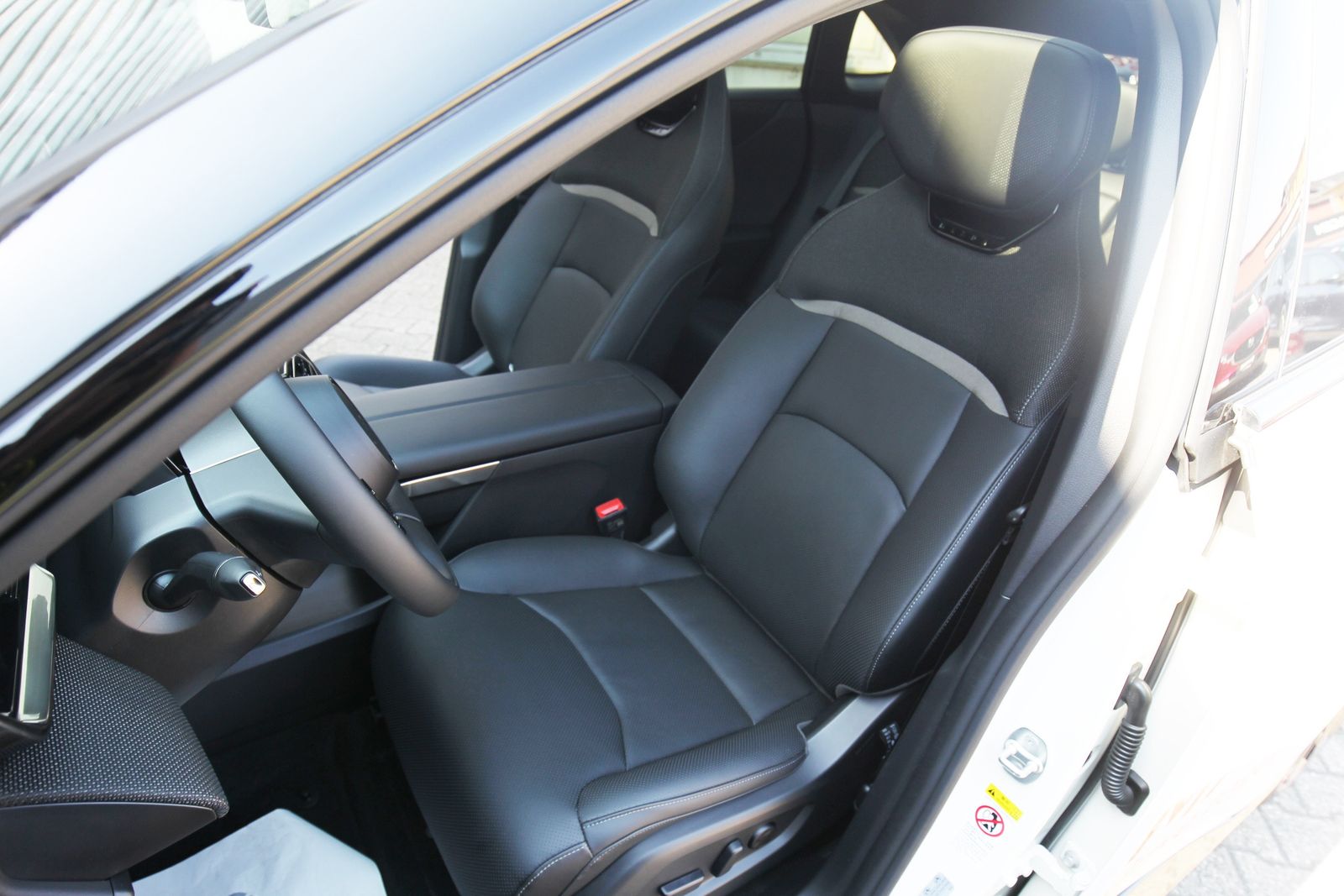 Mazda CX-6e - Bild 16