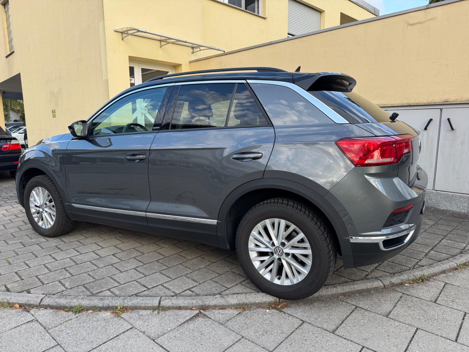 Volkswagen T-Roc United / VIRTUAL COCKPIT
