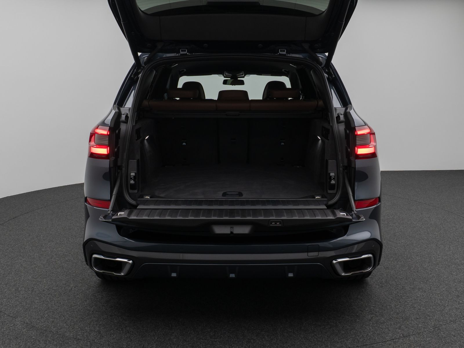 Fahrzeugabbildung BMW X5 xD30d M Sport Laser DAB HiFi AHK DiplayKey