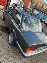 BMW 323 E30 - BMW 323 mit Benzin-Antrieb: Coupe, Schaltgetriebe