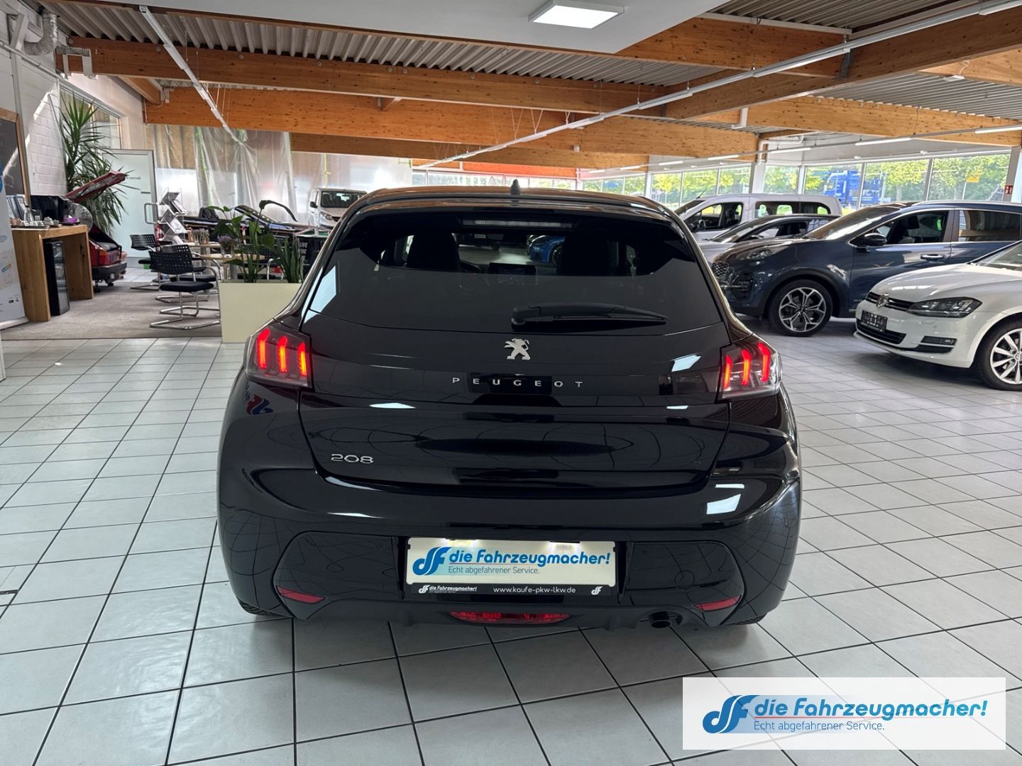 Fahrzeugabbildung Peugeot 208 Allure Navi LED Klimaautom Fahrerprofil DAB