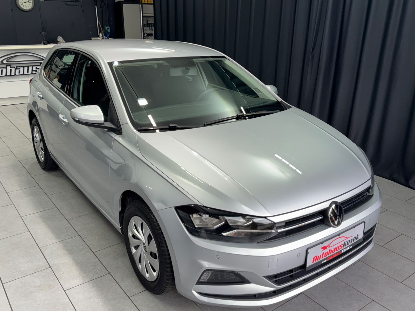 Fahrzeugabbildung Volkswagen Polo VI Comfortline|PDC|NAVI|1.HAND