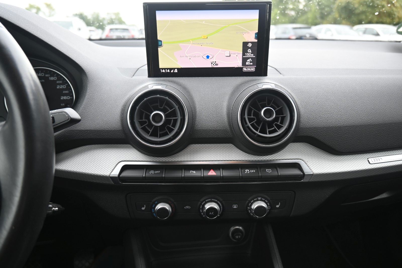 Fahrzeugabbildung Audi Q2 30 1.0 TFSI PDC*RFK*SHZG*LED*Allwetter*