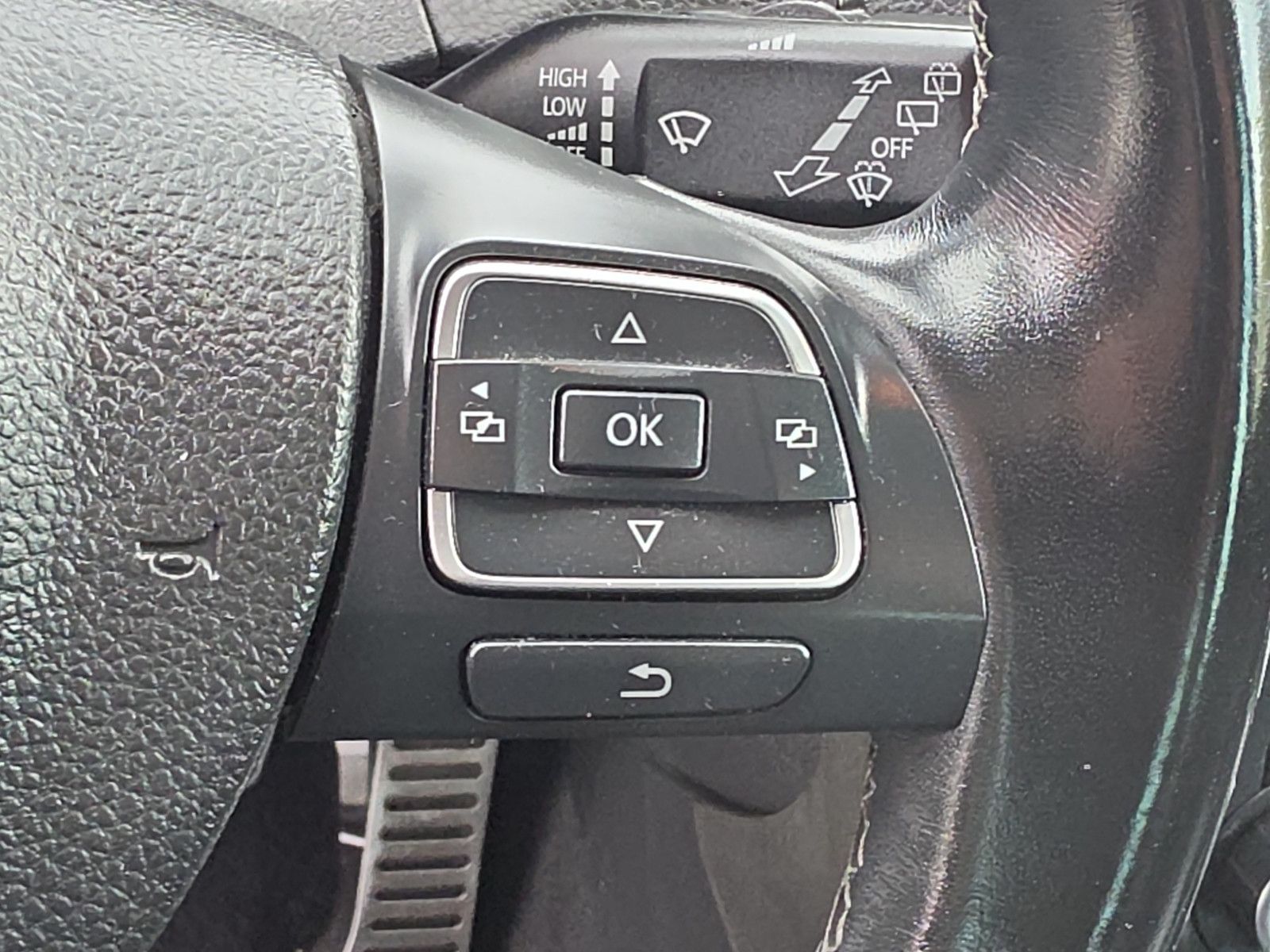 Fahrzeugabbildung Volkswagen Golf VI Style AUS 1.HAND SHZ PDC KLIMA TÜV NEU
