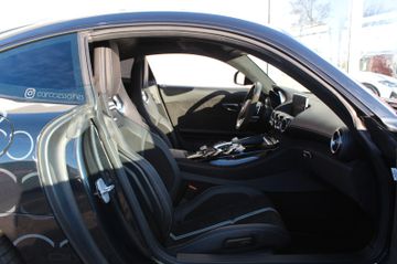 Fahrzeugabbildung Mercedes-Benz AMG GT 4.0 V8 DCT PERFSITZE-PANO-BURMESTER-GTR