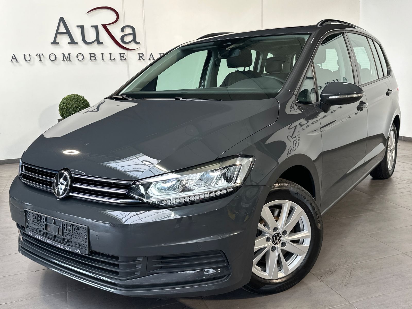 Volkswagen Touran 2.0 TDI DSG CL 7-Sitzer NAV+LED+ACC+PANO
