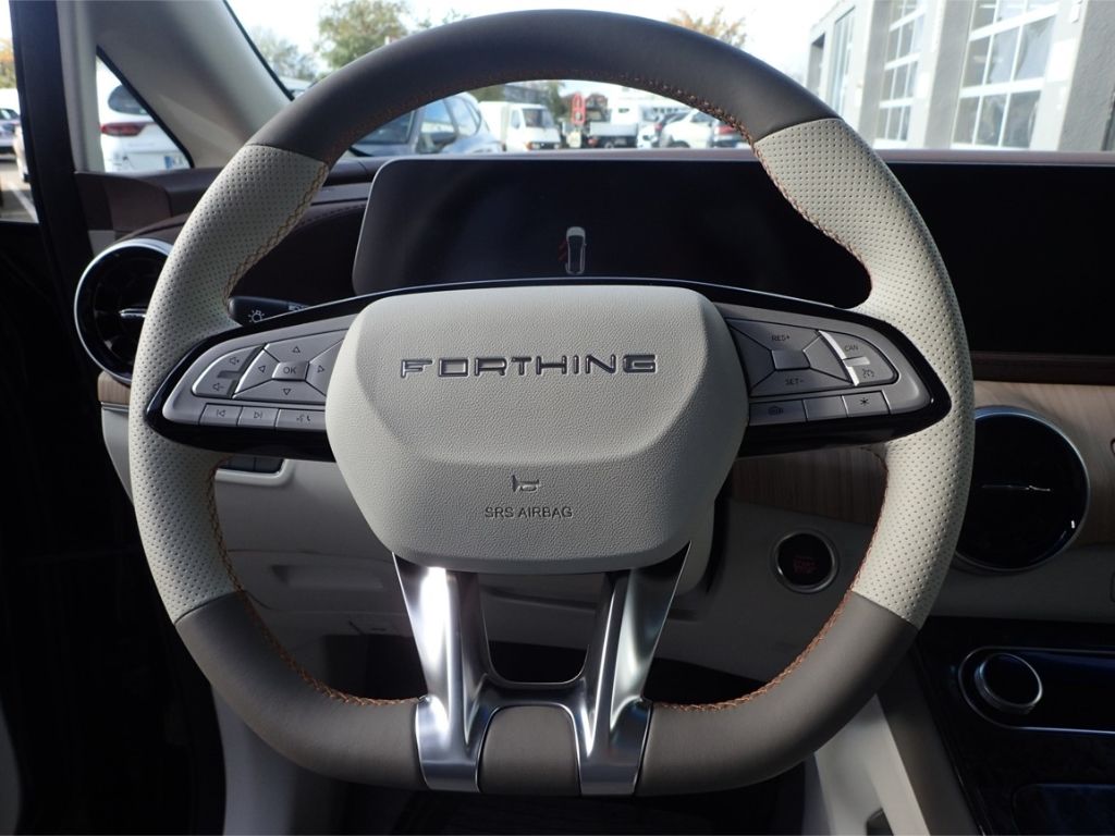 Fahrzeugabbildung DFSK Forthing 4 U Tour Noble 1,5T 7Sitzer Shz Pano LE