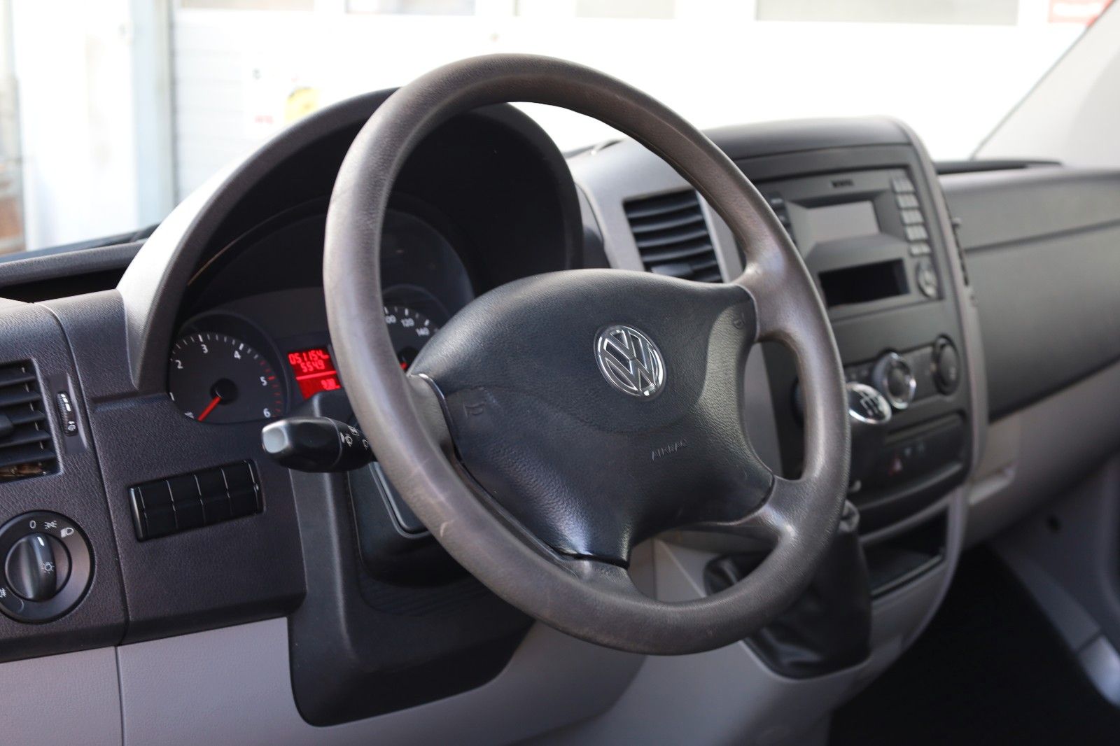 Fahrzeugabbildung Volkswagen Crafter Pritsche 35 mittel L2 Doppelkabine Klima