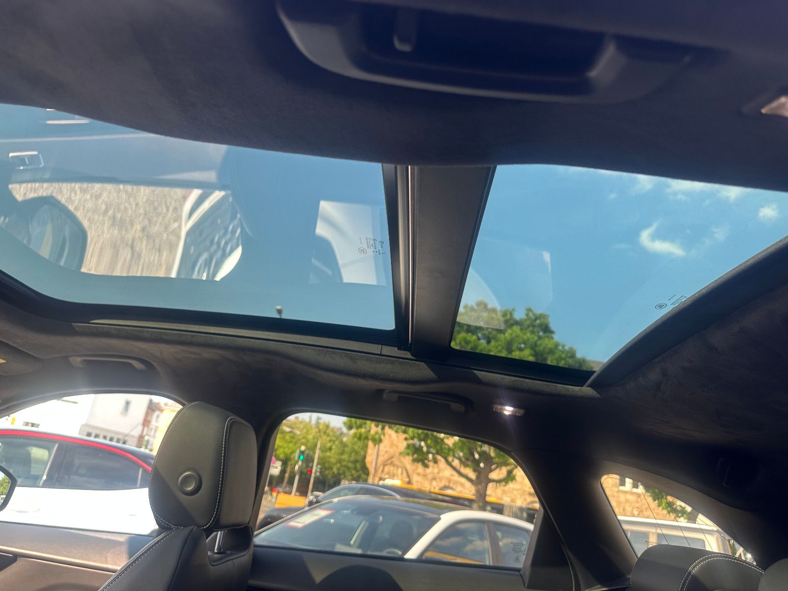 Fahrzeugabbildung Jaguar F-PACE S AWD QUICKSHIFT*22`LM+PANO+HEADUP+KAM*
