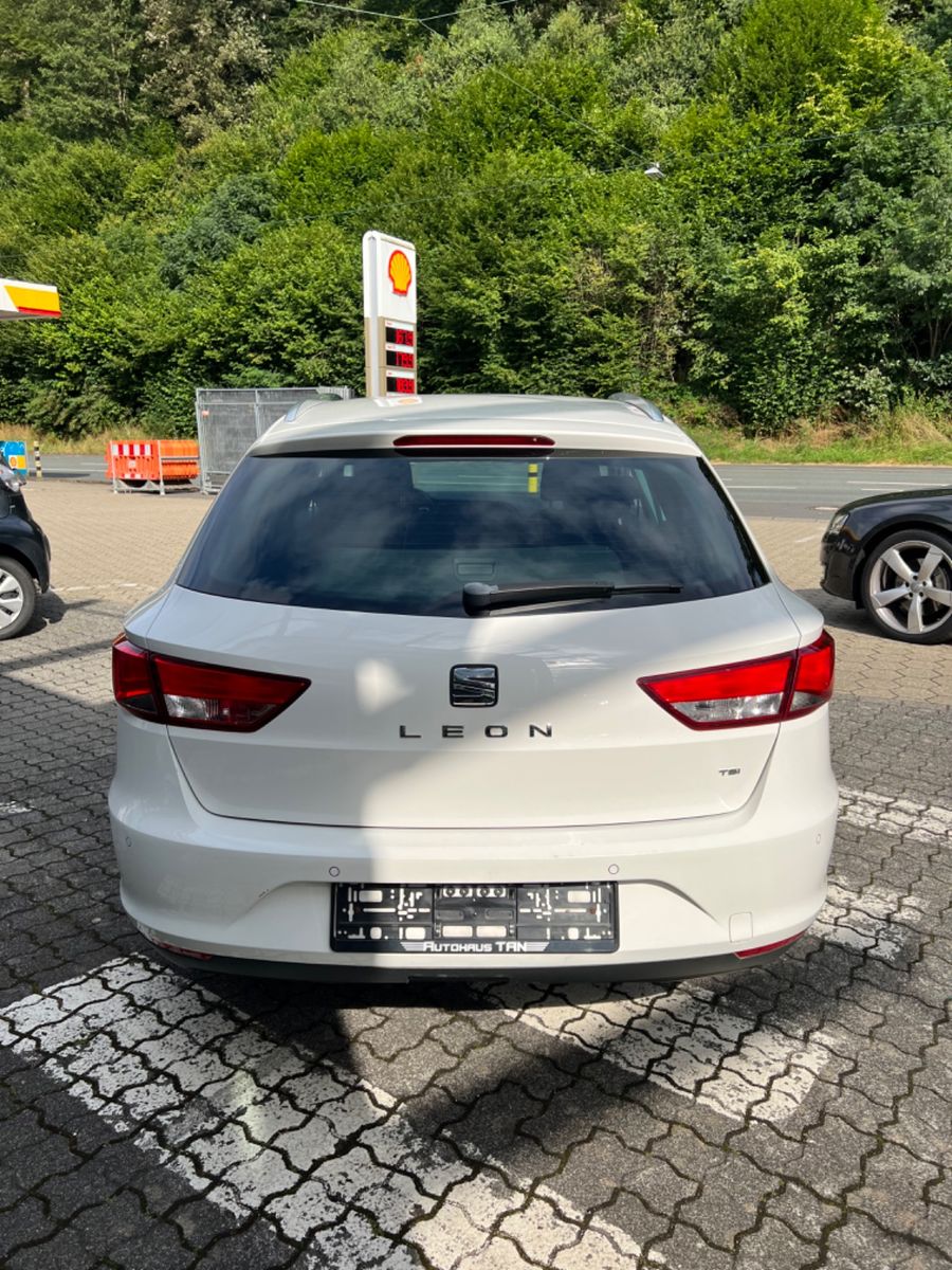 Fahrzeugabbildung SEAT Leon ST Style *SITZHEIZUNG* ROLLO *1.HAND*