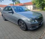 Mercedes-Benz Mercedes Benz E 220 NEU TÜV TEILLEDER PDC ... - Mercedes-Benz E 220 aus 2012 mit Diesel-Antrieb: Limousine